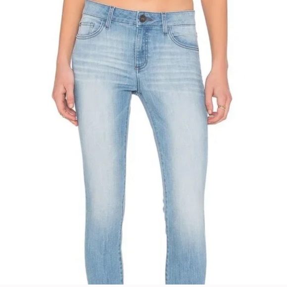 DL 1961 Instasculpt cropped - Picture 9 of 16